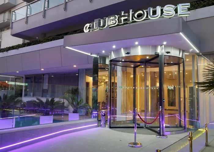 Отель Club House 4*