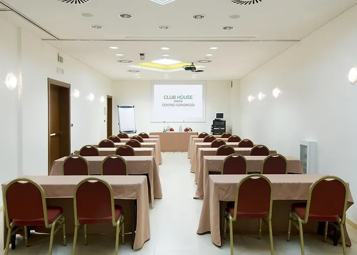 Отель Club House Римини