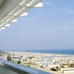 كلوب هاوس فندق 4*