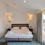 كلوب هاوس 4*