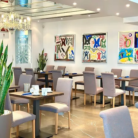 Ξενοδοχείο Club House 4*