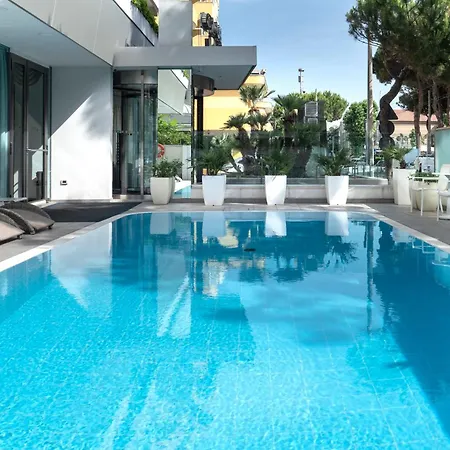 Club House 4* רימיני