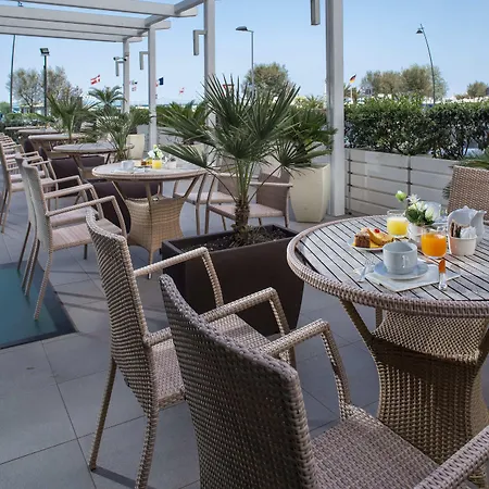 Club House 4* Rimini