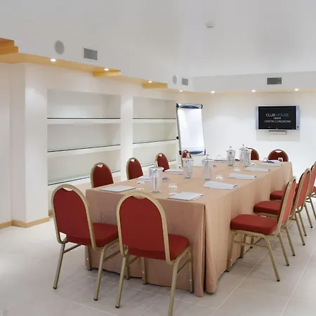 Club House Ξενοδοχείο 4*
