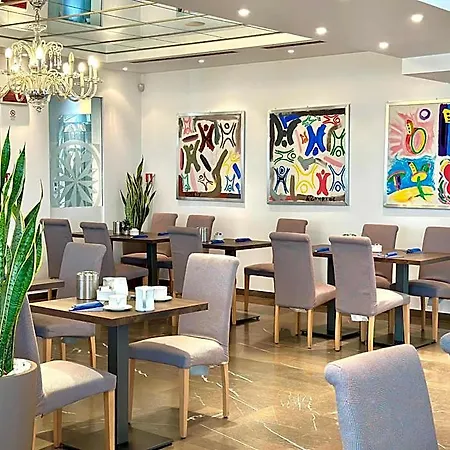 Club House 4* רימיני