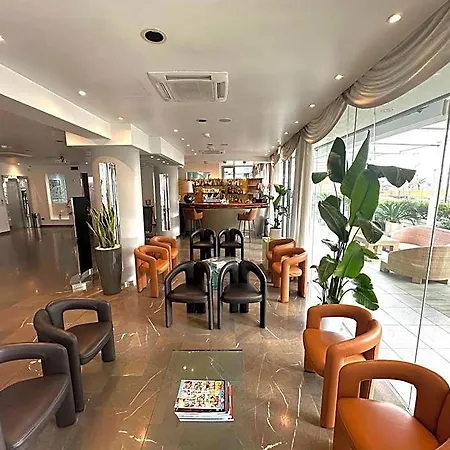 מלון Club House