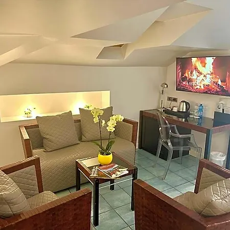 Club House 4*