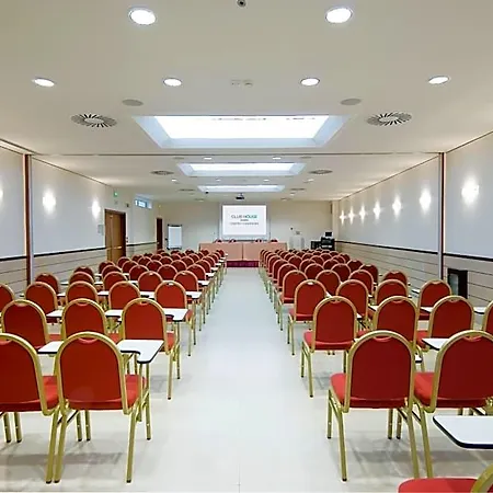מלון Club House