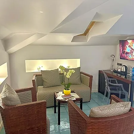 Club House 4*