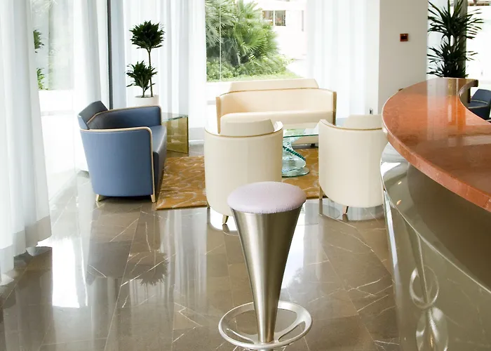 Club House 4*