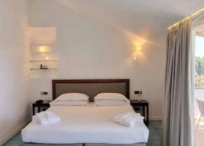 Club House 4*