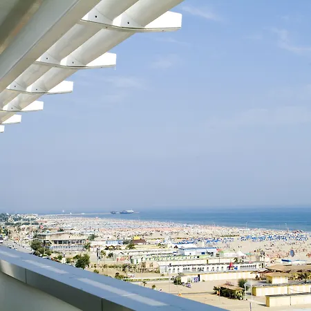 Club House Hotell 4*