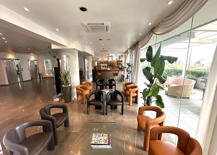 Club House 4* רימיני